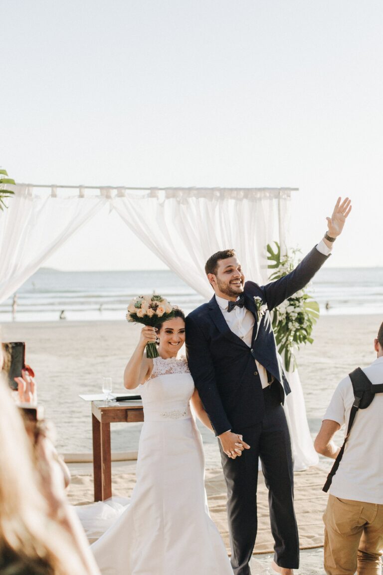 Photo des mariés à la plage, Traitement plutôt blanchi des couleurs